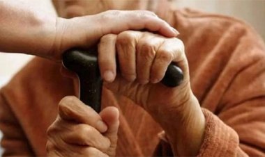 ट्रेन में शराब पीकर बुजुर्ग महिला से बदसलूकी, पुलिस ने दो यात्री किए गिरफ्तार