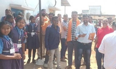 दुर्ग में ग्रामीणों ने सरकारी स्कूल पर जड़ा ताला