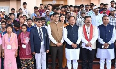 नए विश्वास के साथ आगे बढ़ रहे पुनर्वासित युवा: विधानसभा में समझी जनतांत्रिक प्रणाली