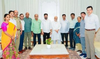 आत्मसमर्पण करने वाले माओवादी नेताओं ने तेलंगाना के सीएम से की मुलाकत