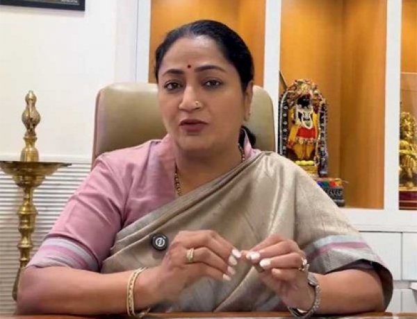 रेखा गुप्ता ने पूर्वोत्तर की लड़कियों के साथ दुर्व्यवहार की निंदा की