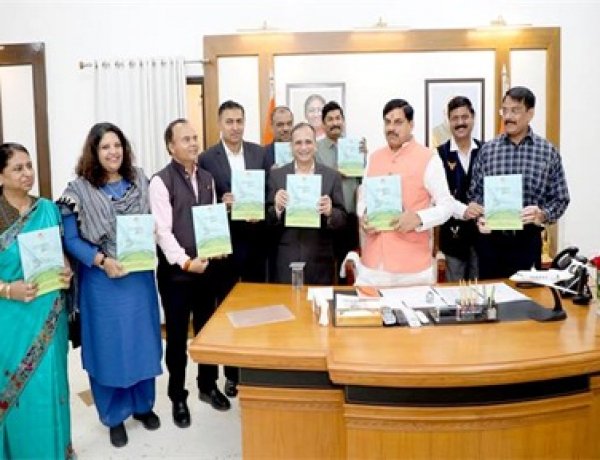 मुख्यमंत्री डॉ. यादव ने वन विभाग के विजन डाक्यूमेंट का किया विमोचन
