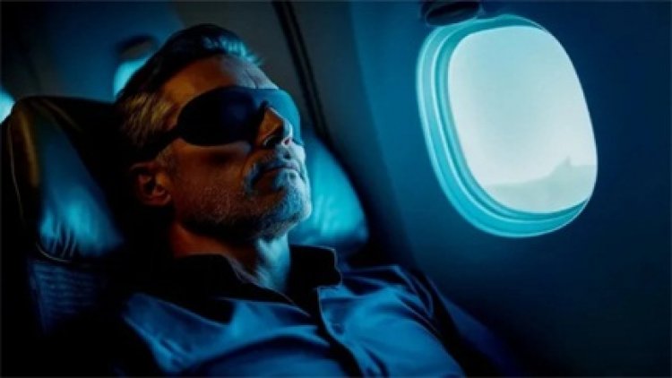 फ्लाइट में सो रही महिला से छेड़छाड़, भारतीय मूल के व्यक्ति को हो सकती है 2 साल की जेल