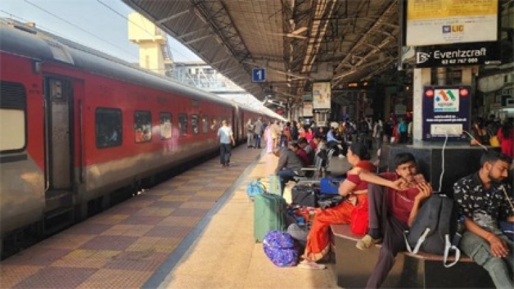 रायपुर-बिलासपुर होकर चलेंगी 15 होली स्पेशल ट्रेनें