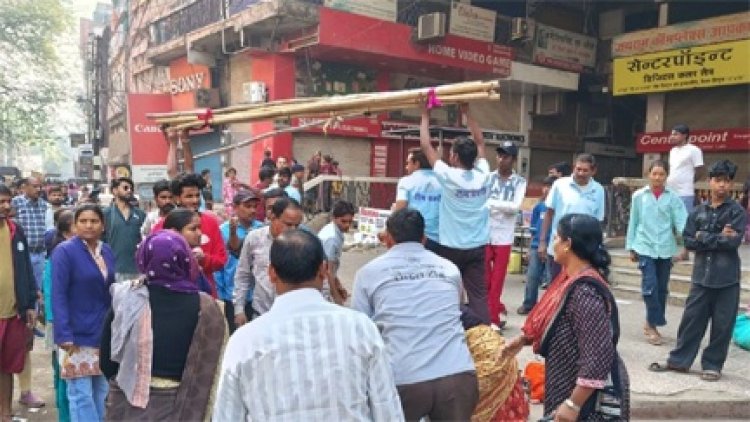 मौदहापारा संडे बाजार पर प्रशासन की सख्ती