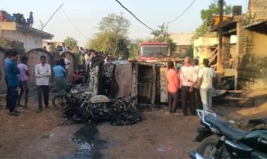 छत्तीसगढ़ में होली विवाद से हिंसा, सरपंच पति सहित 30 लोगों पर हमला और आगजनी का आरोप