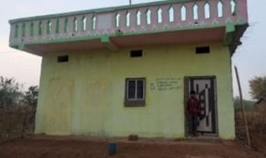 पक्की छत के नीचे, सुकून और स्वाभिमान भरी जिंदगी मिली जयनाथ को