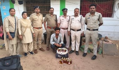 संयुक्त टीम ने 10 हजार रुपए से अधिक की देशी मदिरा किया जब्त