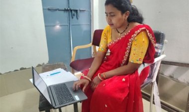 आधार से जुड़ी सेवाएं उपलब्ध करा आत्मनिर्भर बनी संगीता सिंह