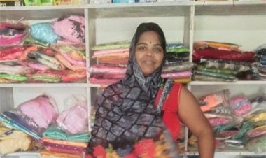 संघर्ष से सम्मान तक : कपड़ा दुकान ने बदली गायत्री गुप्ता की दुनिया