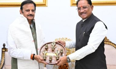 मुख्यमंत्री से मध्यप्रदेश के उपमुख्यमंत्री राजेंद्र शुक्ला ने की सौजन्य मुलाकात