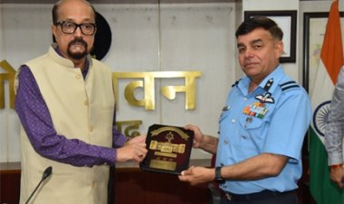 राज्यपाल रमेन डेका से रक्षा महाविद्यालय नई दिल्ली के अध्ययन दल ने की सौजन्य भेंट