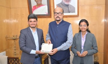 राज्यपाल डेका से यूनीसेफ के इमेजिन वेंचर के प्रथम भारतीय पुरस्कार विजेता ने की सौजन्य भेंट