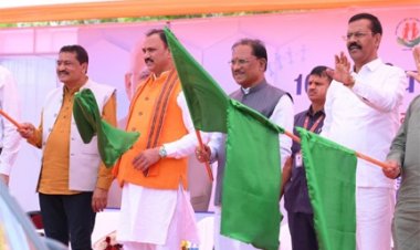 प्रदेश की लाइफलाइन हुई सशक्त: मुख्यमंत्री  विष्णुदेव साय ने 370 नई एम्बुलेंस को दिखाई हरी झंडी