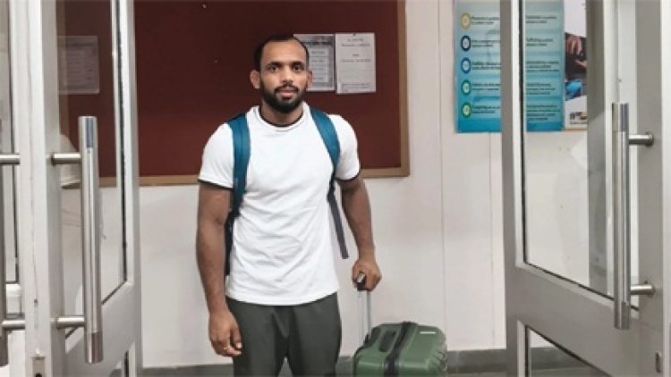 फ्लाइट कैंसल से अल्बेनिया में फंसे पहलवान उदित पटेल, 23 घंटे की लंबी यात्रा कर लौटे भारत