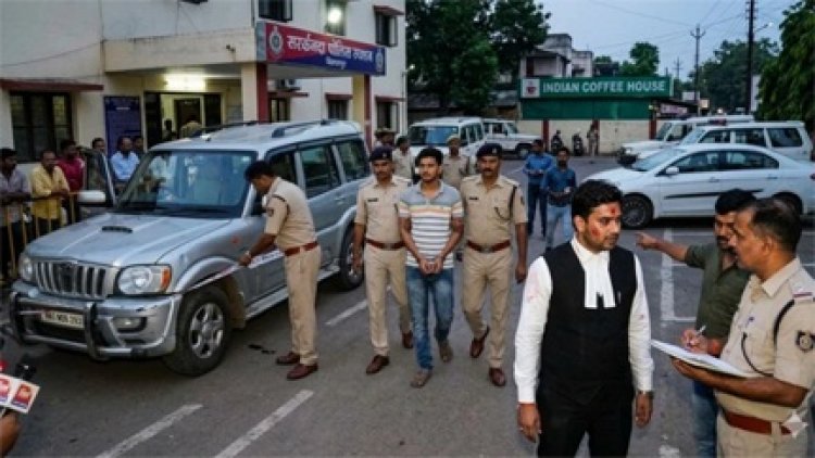 पार्किंग के विवाद में DG पवन देव के बेटे को जड़ा तमाचा, आरोपी गिरफ्तार