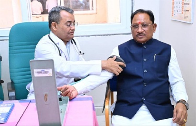 स्वास्थ्य के प्रति जागरूकता का संदेश: मुख्यमंत्री विष्णुदेव साय ने विधानसभा परिसर में तीन दिवसीय स्वास्थ्य शिविर का किया शुभारंभ