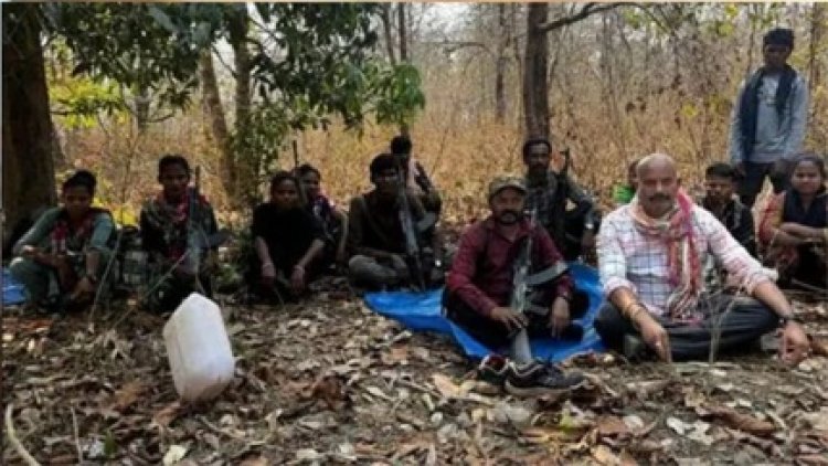 बस्तर में शांति की उम्मीद: पापा राव समेत 17 माओवादी समर्पण के लिए निकले