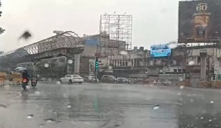 रायपुर में बदला मौसम, तेज हवाओं के साथ बारिश
