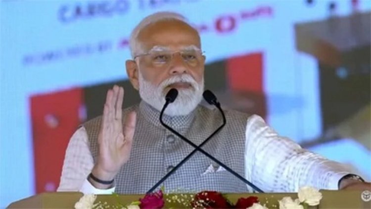 जेवर एयरपोर्ट लॉन्च पर पीएम मोदी का हमला: ‘सपा ने नोएडा को लूट का ATM बनाया’