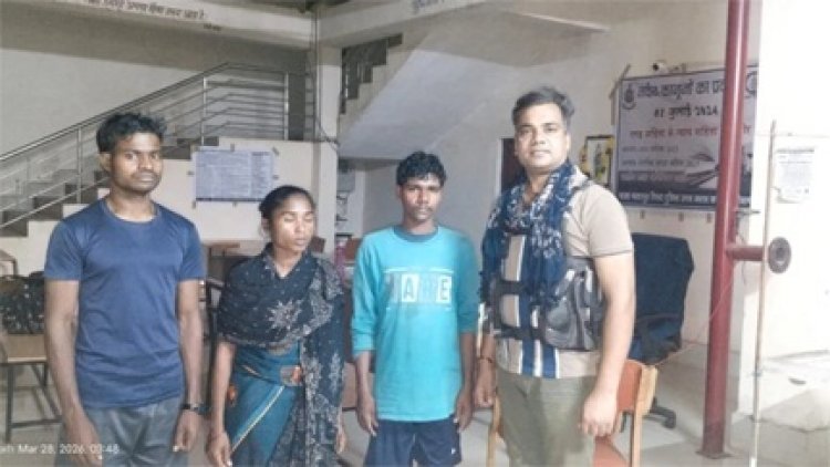 तीन माओवादी, जिनमें एक महिला भी शामिल, ने आत्मसमर्पण किया