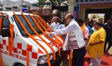 राज्यपाल डेका ने श्री जगन्नाथ मंदिर ट्रस्ट को सौंपी एम्बुलेंस की चाबी