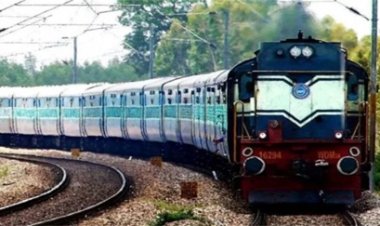 लेटलतीफी के कारण यात्रियों को हुई परेशानी