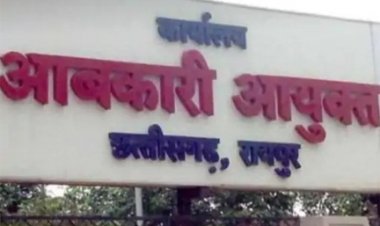 लास्टिक बोतल में शराब, एसोसिएशन ने नई नीति पर ऐतराज जताया