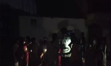 आंधी-तूफान से दीवार गिरी, परिवार मलबे में फंसा