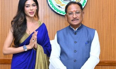 मुख्यमंत्री विष्णुदेव साय से मिस इंडिया छत्तीसगढ़ सुश्री अनुष्का सोन ने की सौजन्य मुलाकात : सदन का ऐतिहासिक सत्र सुनने विधानसभा पहुंची थी मिस इंडिया छत्तीसगढ़