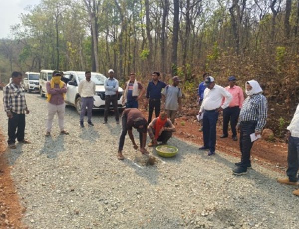 नक्सलमुक्त बस्तर में अब हो रहे है तेजी से निर्माण कार्य