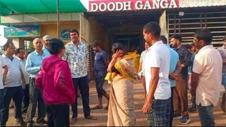 कलेक्टर ने दिखाई सख्ती, बालोद में नियम तोड़ने वाली दुकान सील