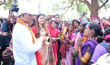 एक चौपाल ऐसा भी जहाँ खुशियों और तालियों की रही गूंज