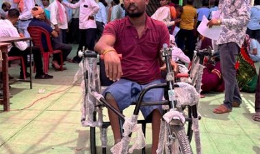 सुशासन तिहार : घुटनों के बल चलने की मजबूरी थमी