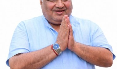 ’पर्यटन एवं संस्कृति मंत्री राजेश अग्रवाल ने छोड़ा विशेष प्रोटोकॉल और सुरक्षा काफिला राष्ट्र प्रथम की भावना से ऊर्जा संरक्षण का संदेश’
