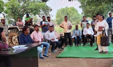 प्रधानमंत्री आवास निर्माण तेजी से पूरा कराने लगी जनचौपाल
