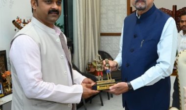 राज्यपाल डेका से केन्द्रीय ग्रामीण विकास राज्य मंत्री पासवान ने किया सौजन्य भेंट