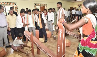 केंद्रीय गृह मंत्री के प्रस्तावित बस्तर प्रवास की तैयारियों का उप मुख्यमंत्री विजय शर्मा ने लिया जायज़ा