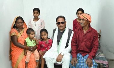 पक्के घर का सपना हुआ साकार : मुख्यमंत्री विष्णु देव साय ने लेमरू में हितग्राही धरम सिंह के नए आवास में कराया गृह प्रवेश