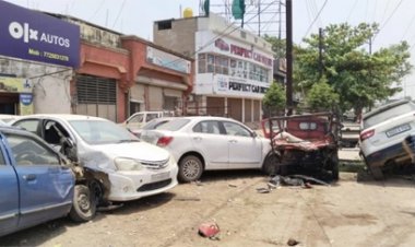 नशे में धुत युवकों ने मचाया आतंक, चौकीदार को कुचलने की कोशिश