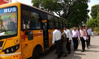 ईंधन बचत और मितव्ययिता का अनूठा उदाहरण, बसना प्रशासन की सामूहिक बस यात्रा