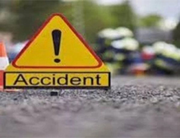 रायपुर हादसा: कार का नियंत्रण खो गया, चार युवकों की मौत