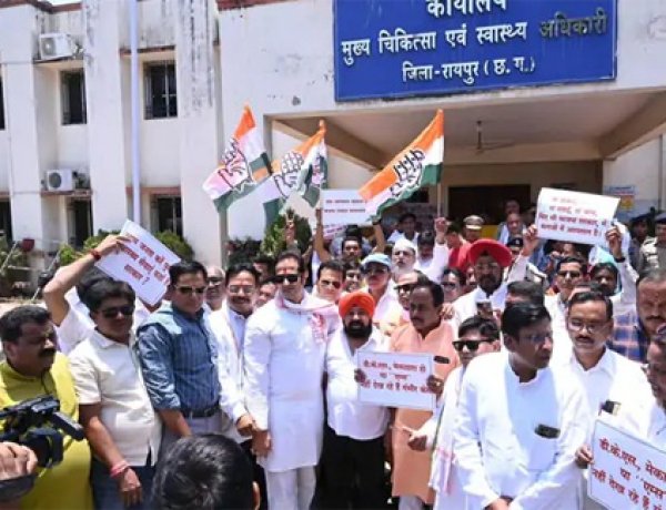 "स्वास्थ्य सेवाओं की खराबी पर कांग्रेस का प्रदर्शन, लोगों को चेतावनी"