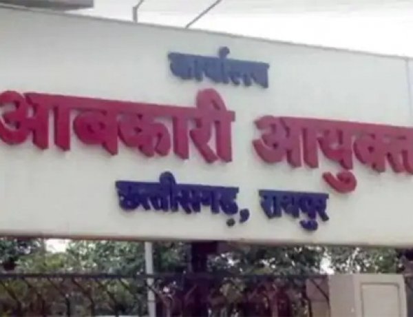 प्लास्टिक बोतलों में शराब बिक्री के फैसले से बाजार में सप्लाई अटकी