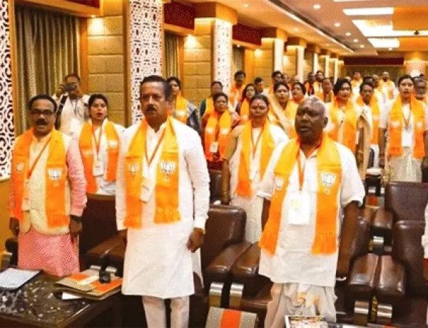 पार्टी के अंदर की दुनिया: BJP बैठक की इनसाइड स्टोरी