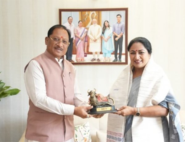 नई दिल्ली में मुख्यमंत्री विष्णु देव साय ने दिल्ली की मुख्यमंत्री रेखा गुप्ता से की सौजन्य भेंट