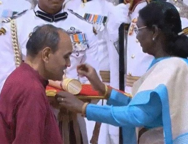 सेवा और समर्पण का सम्मान, डॉक्टर भैया-भाभी बने पद्मश्री