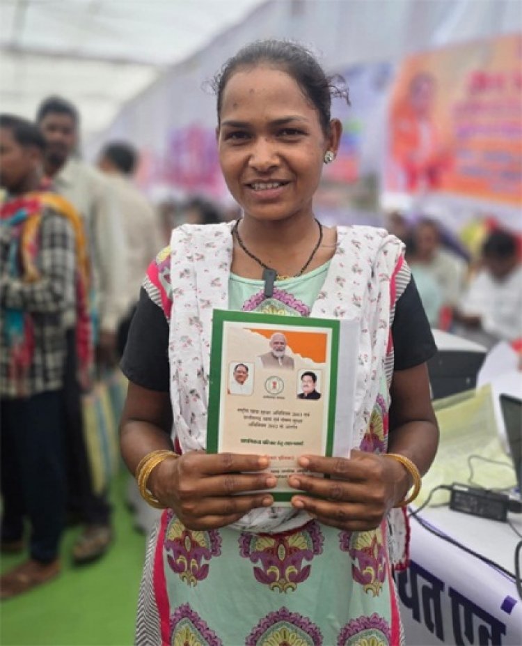 सुशासन तिहार बना ग्रामीणों के लिए राहत का माध्यम: अनीता को मिला नया राशन कार्ड