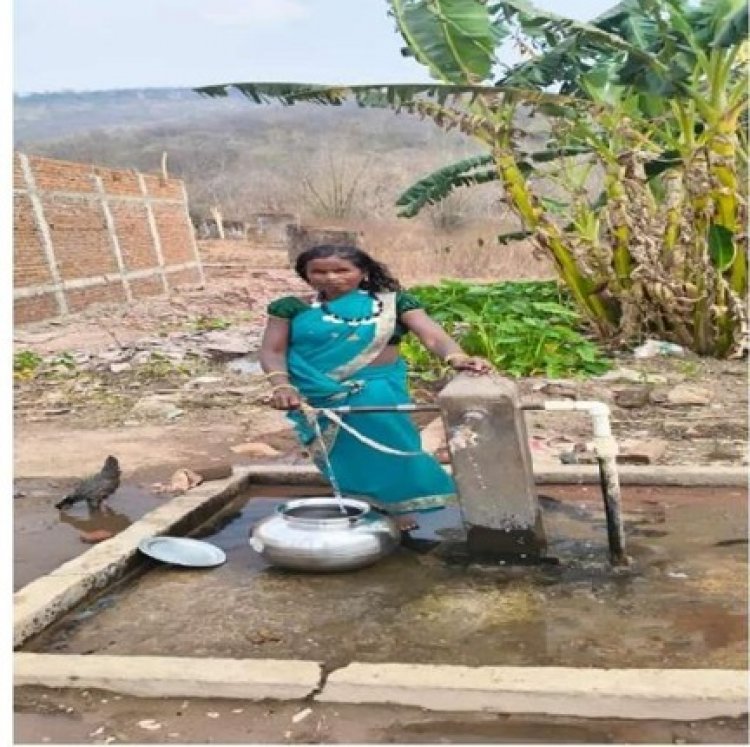 गरियाबंद के वनांचल में सौर ऊर्जा और हैंडपंपों से जल आपूर्ति सुदृढ़