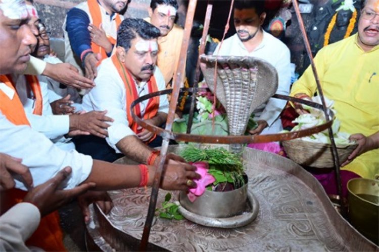 ’उप मुख्यमंत्री विजय शर्मा ने भोरमदेव मंदिर में की पूजा अर्चना’
